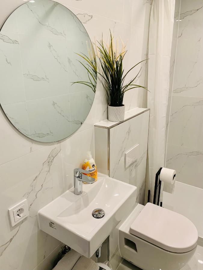 Gaestehaus Zur Uni Klinik Exklusives Apartment Mit Kueche Und Badezimmer Хомбург Екстериор снимка